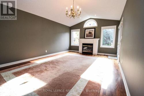 32 Stonegate Place, Pelham (662 - Fonthill), ON - Indoor With Fireplace