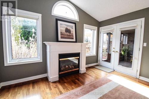 32 Stonegate Place, Pelham (662 - Fonthill), ON - Indoor Photo Showing Other Room With Fireplace