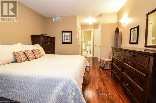 32 Stonegate Place, Pelham (662 - Fonthill), ON - Indoor Photo Showing Bedroom