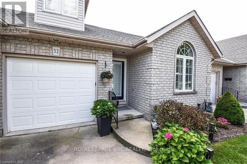 32 Stonegate Place, Pelham (662 - Fonthill), ON - Outdoor