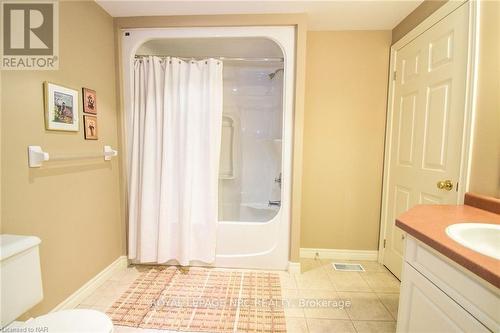 32 Stonegate Place, Pelham (662 - Fonthill), ON - Indoor Photo Showing Bathroom