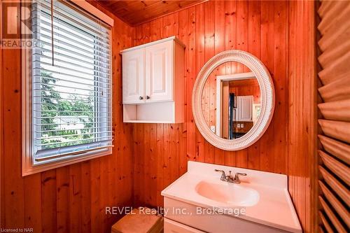 9 Shaldan Lane, Pelham (662 - Fonthill), ON - Indoor Photo Showing Bathroom