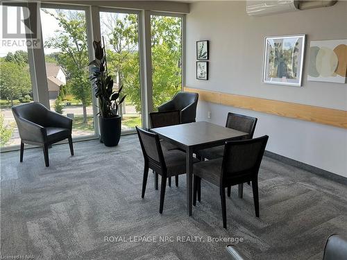 105 Vansickle Road, St. Catharines (462 - Rykert/Vansickle), ON - Indoor Photo Showing Dining Room