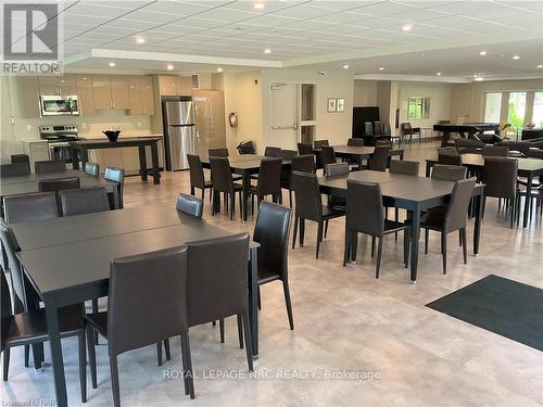 105 Vansickle Road, St. Catharines (462 - Rykert/Vansickle), ON - Indoor Photo Showing Dining Room