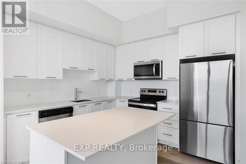 1802 - 385 Winston Road, Grimsby (540 - Grimsby Beach), ON - Indoor Photo Showing Kitchen With Stainless Steel Kitchen With Upgraded Kitchen