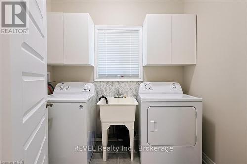 13 Cinnamon Street, Thorold (560 - Rolling Meadows), ON - Indoor Photo Showing Laundry Room