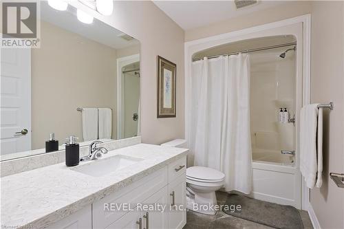 13 Cinnamon Street, Thorold (560 - Rolling Meadows), ON - Indoor Photo Showing Bathroom