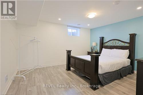 13 Cinnamon Street, Thorold (560 - Rolling Meadows), ON - Indoor Photo Showing Bedroom