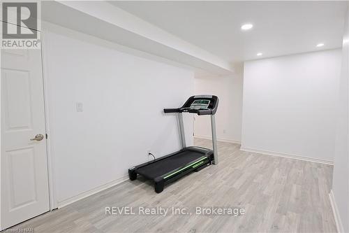 13 Cinnamon Street, Thorold (560 - Rolling Meadows), ON - Indoor Photo Showing Gym Room