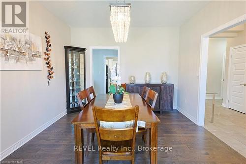 13 Cinnamon Street, Thorold (560 - Rolling Meadows), ON - Indoor Photo Showing Dining Room