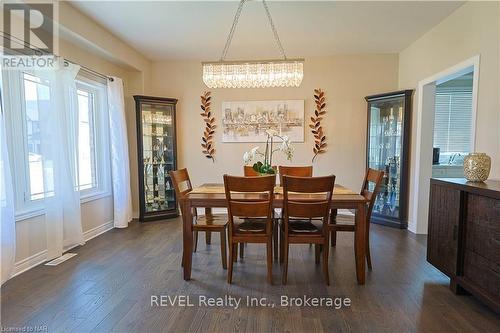 13 Cinnamon Street, Thorold (560 - Rolling Meadows), ON - Indoor Photo Showing Dining Room