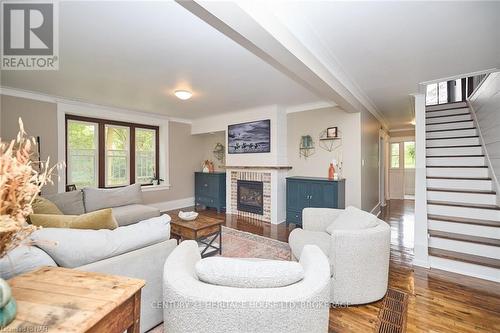 3426 King Street, Lincoln (980 - Lincoln-Jordan/Vineland), ON - Indoor Photo Showing Living Room With Fireplace