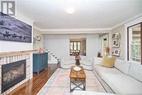 3426 King Street, Lincoln (980 - Lincoln-Jordan/Vineland), ON - Indoor Photo Showing Living Room With Fireplace