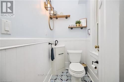 3426 King Street, Lincoln (980 - Lincoln-Jordan/Vineland), ON - Indoor Photo Showing Bathroom