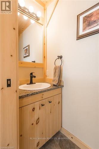 12264 Brawn Road, Wainfleet (880 - Lakeshore), ON - Indoor Photo Showing Bathroom