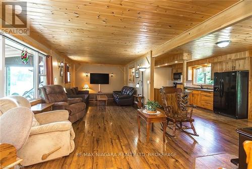 12264 Brawn Road, Wainfleet (880 - Lakeshore), ON - Indoor Photo Showing Living Room