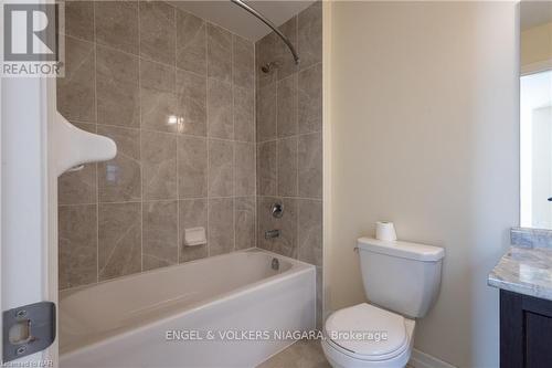 9462 Tallgrass Avenue, Niagara Falls (224 - Lyons Creek), ON - Indoor Photo Showing Bathroom