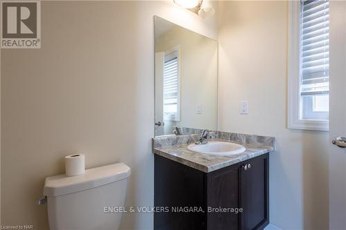 9462 Tallgrass Avenue, Niagara Falls (224 - Lyons Creek), ON - Indoor Photo Showing Bathroom