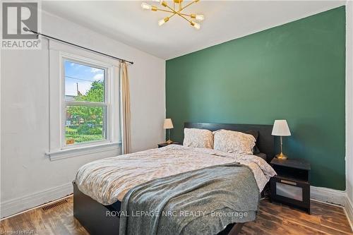 10 Monck Street, St. Catharines (458 - Western Hill), ON - Indoor Photo Showing Bedroom