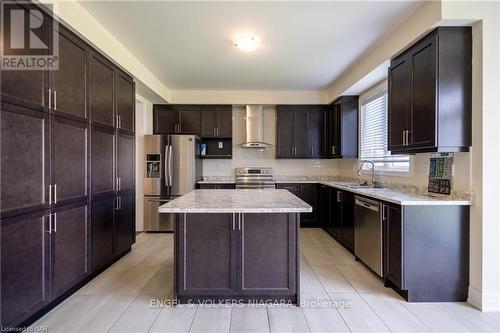 9462 Tallgrass Avenue, Niagara Falls (224 - Lyons Creek), ON - Indoor Photo Showing Kitchen With Double Sink