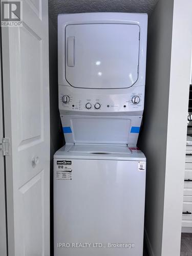 142 Rivertrail Avenue, Kitchener, ON - Indoor Photo Showing Laundry Room