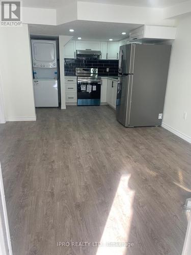 142 Rivertrail Avenue, Kitchener, ON - Indoor Photo Showing Kitchen