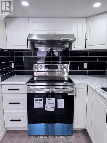 142 Rivertrail Avenue, Kitchener, ON - Indoor Photo Showing Kitchen