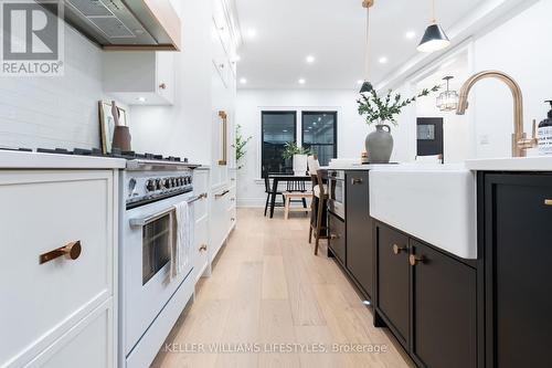 348 Victoria Street, London, ON - Indoor Photo Showing Kitchen With Upgraded Kitchen