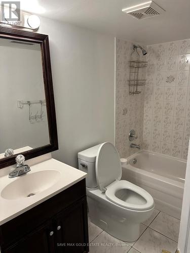 471 Stonetree Court, Mississauga, ON - Indoor Photo Showing Bathroom