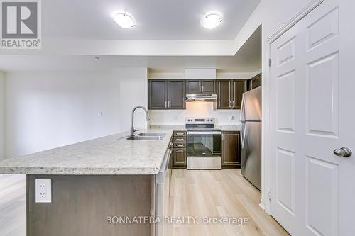 30-04 - 2420 Baronwood Drive, Oakville, ON - Indoor Photo Showing Kitchen With Stainless Steel Kitchen With Double Sink