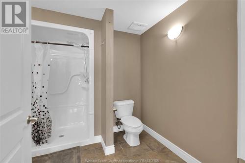 8475 Wyandotte East Unit# 111, Windsor, ON - Indoor Photo Showing Bathroom