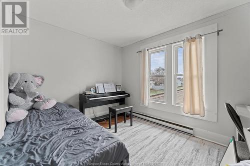 394 Langlois, Windsor, ON - Indoor Photo Showing Bedroom