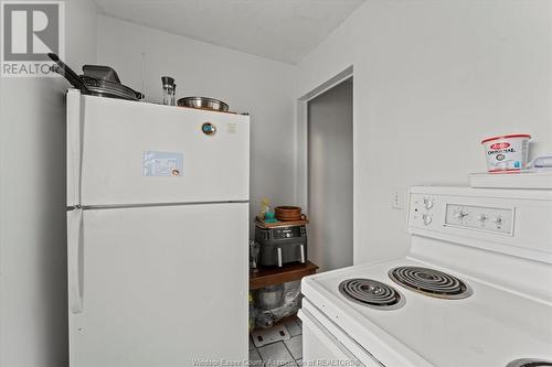 394 Langlois, Windsor, ON - Indoor Photo Showing Kitchen