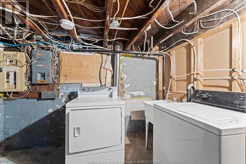 394 Langlois, Windsor, ON - Indoor Photo Showing Laundry Room