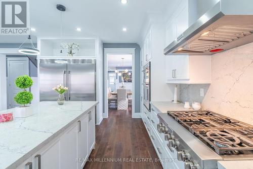 732 Gilmour Crescent, Shelburne, ON - Indoor Photo Showing Kitchen With Upgraded Kitchen