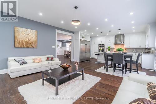 732 Gilmour Crescent, Shelburne, ON - Indoor Photo Showing Living Room