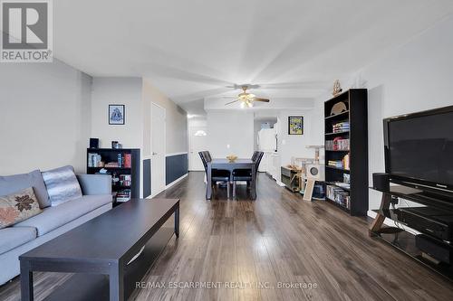 826 - 350 Quigley Road, Hamilton, ON - Indoor Photo Showing Living Room