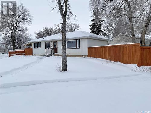 3801 20Th Avenue, Regina, SK - Outdoor