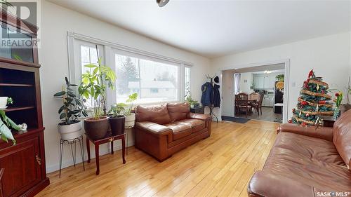 3801 20Th Avenue, Regina, SK - Indoor Photo Showing Living Room