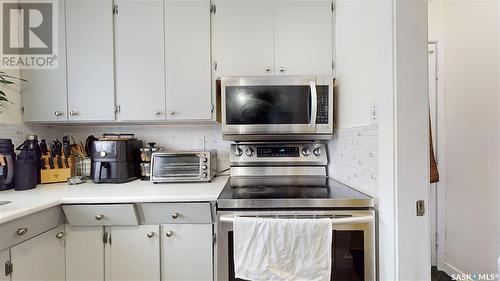 3801 20Th Avenue, Regina, SK - Indoor Photo Showing Kitchen