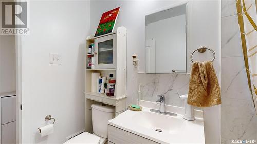 3801 20Th Avenue, Regina, SK - Indoor Photo Showing Bathroom