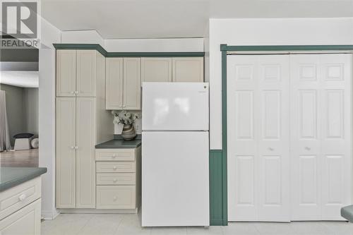 94 Parkewood Dr, Sault Ste. Marie, ON - Indoor Photo Showing Kitchen