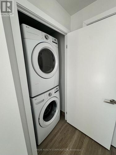 1409 - 4130 Parkside Village Drive, Mississauga, ON - Indoor Photo Showing Laundry Room