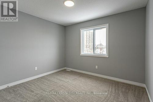 1596 Noah Bend, London, ON - Indoor Photo Showing Other Room