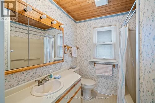 625 Sugarloaf Street S, Port Colborne (878 - Sugarloaf), ON - Indoor Photo Showing Bathroom