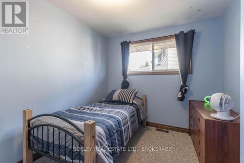 15 Audrey Street, St. Catharines (446 - Fairview), ON - Indoor Photo Showing Bedroom