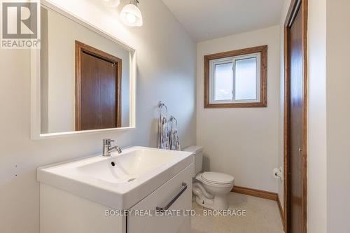 15 Audrey Street, St. Catharines (446 - Fairview), ON - Indoor Photo Showing Bathroom