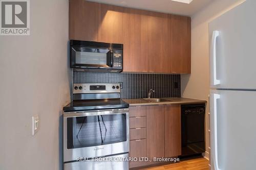 2403 - 8 Colborne Street, Toronto, ON - Indoor Photo Showing Kitchen