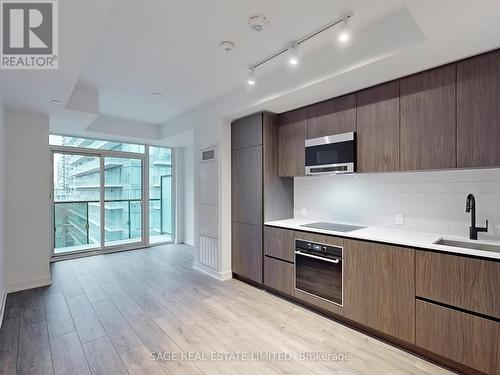 1103 - 127 Broadway Avenue, Toronto, ON - Indoor Photo Showing Kitchen