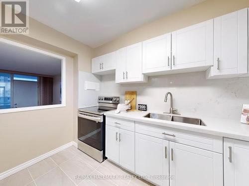 903 - 10 Parkway Forest Drive, Toronto, ON - Indoor Photo Showing Kitchen